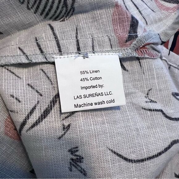 Las Surenas Valentines Day Grey Wolf Kisses Linen Tank Top - Picture 9 of 9